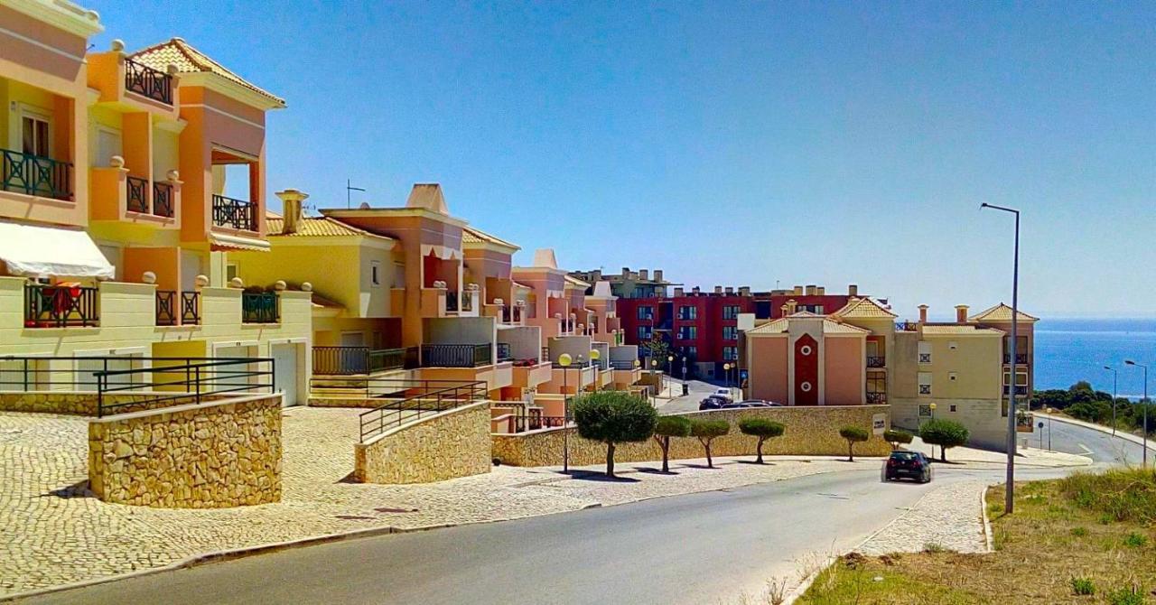 Oceanview Duplex Shared Pool & Holiday home Sesimbra